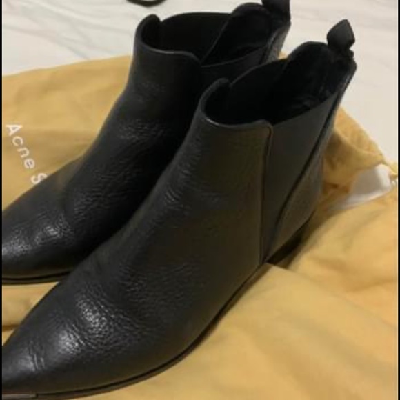 Acne Studios Jensen Pebble Leather Ankle Boots with Metal Tip - Picture 5 of 9